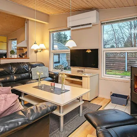 펜션 Four-bedroom Holiday In Vaeggerlose 4 Bøtø By