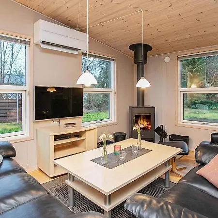 Four-bedroom Holiday In Vaeggerlose 4 * Bøtø By