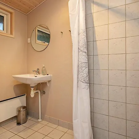 펜션 Four-bedroom Holiday In Vaeggerlose 4 *