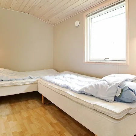 Four-bedroom Holiday In Vaeggerlose 4